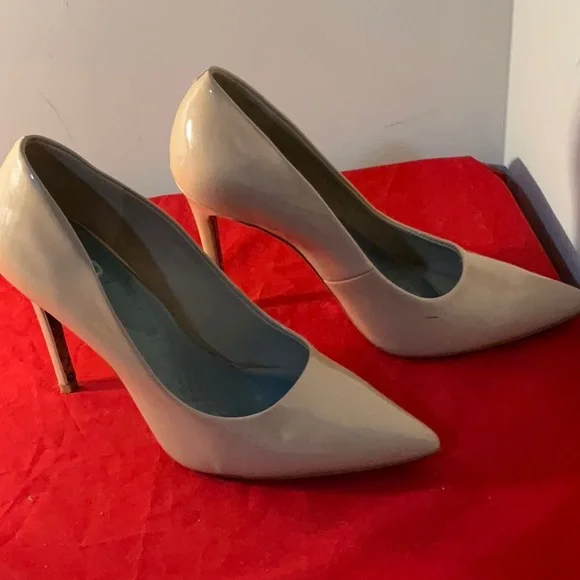 Mix No. 6 Patent Leather Tan Heels - Size 8 1/2 - Picture 3 of 11